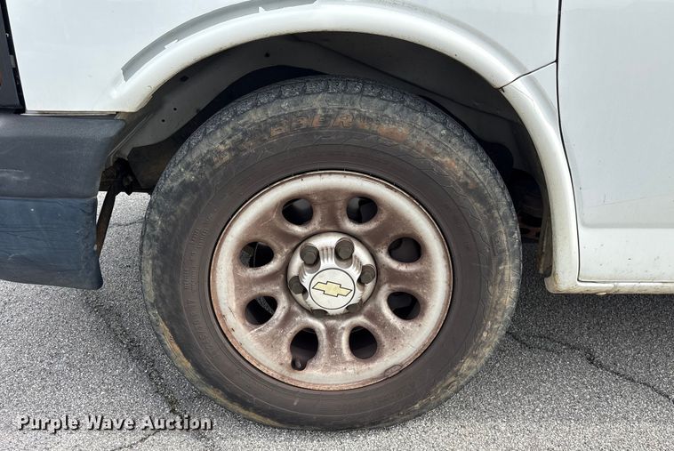 image for item EF1000 2012 Chevrolet Express 1500 van