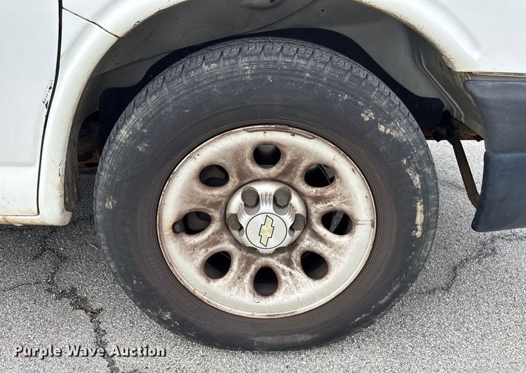 image for item EF1000 2012 Chevrolet Express 1500 van