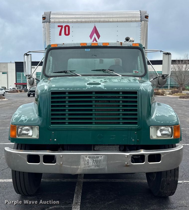 image for item EF2298 2002 International 4700 box truck