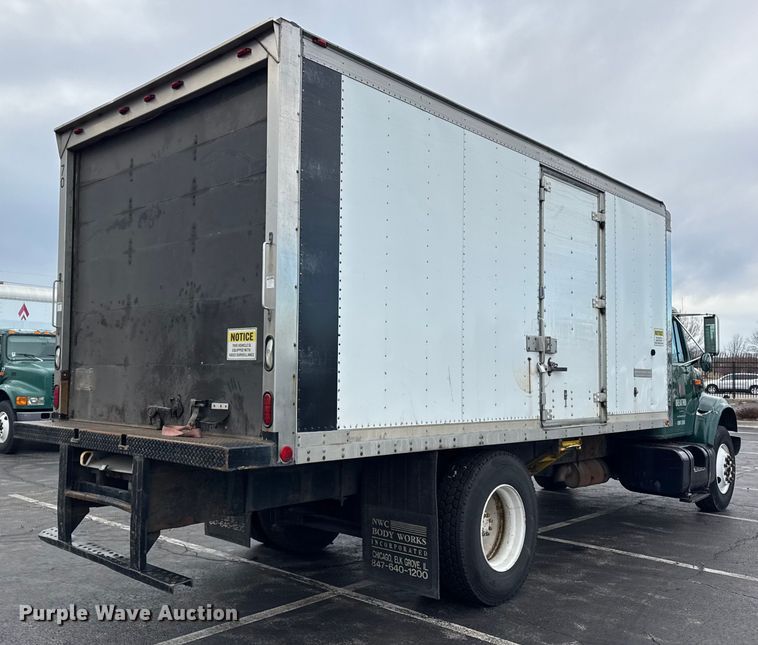 image for item EF2298 2002 International 4700 box truck