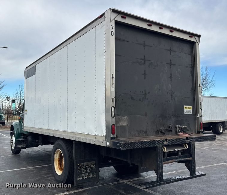 image for item EF2298 2002 International 4700 box truck