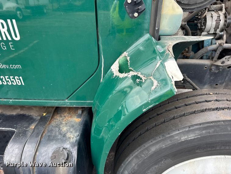 image for item EF2298 2002 International 4700 box truck