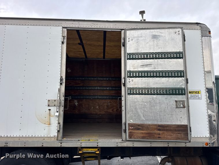 image for item EF2298 2002 International 4700 box truck