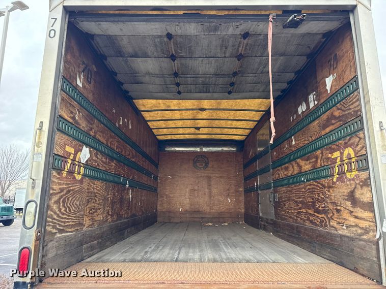 image for item EF2298 2002 International 4700 box truck