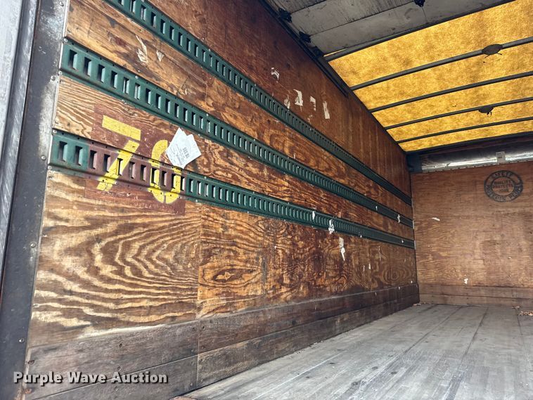 image for item EF2298 2002 International 4700 box truck