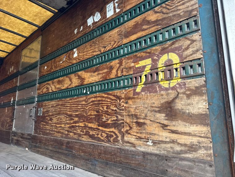 image for item EF2298 2002 International 4700 box truck