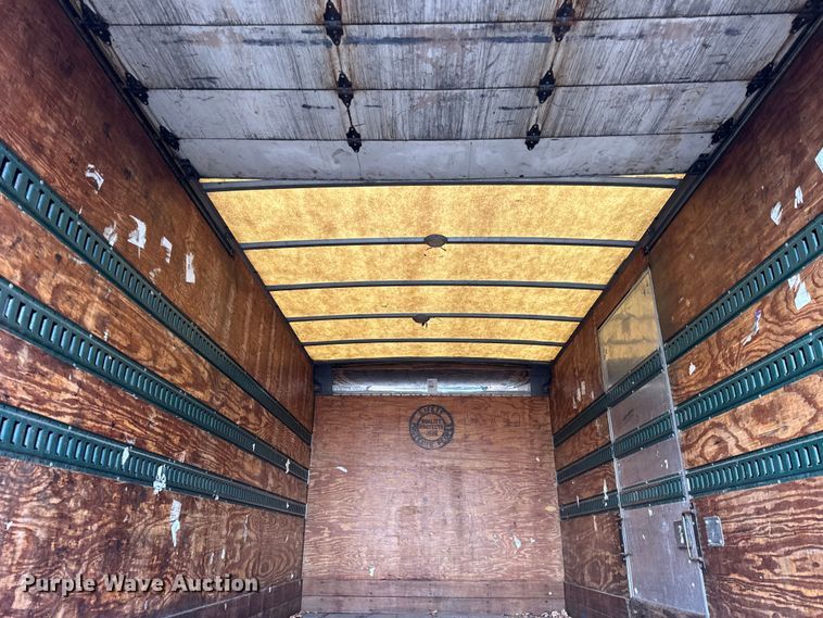 image for item EF2298 2002 International 4700 box truck