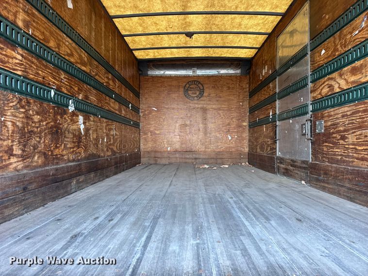 image for item EF2298 2002 International 4700 box truck