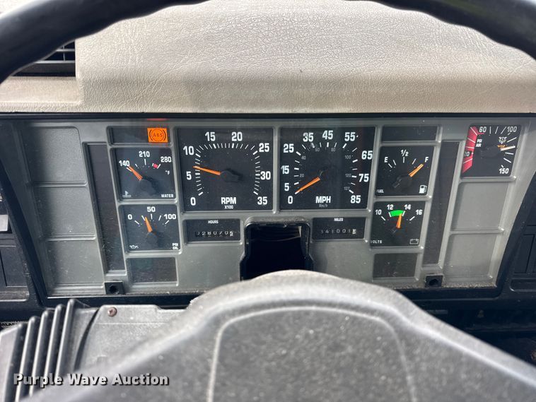 image for item EF2298 2002 International 4700 box truck