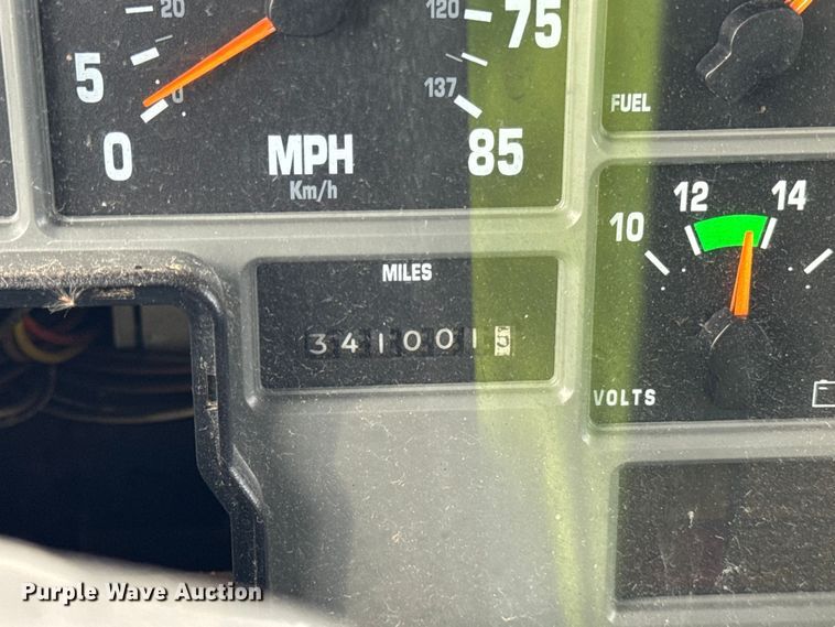 image for item EF2298 2002 International 4700 box truck