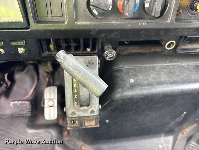 image for item EF2298 2002 International 4700 box truck