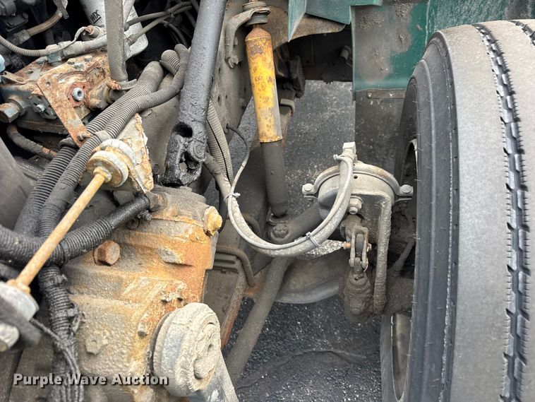 image for item EF2298 2002 International 4700 box truck