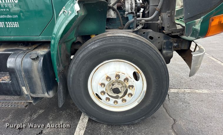 image for item EF2298 2002 International 4700 box truck