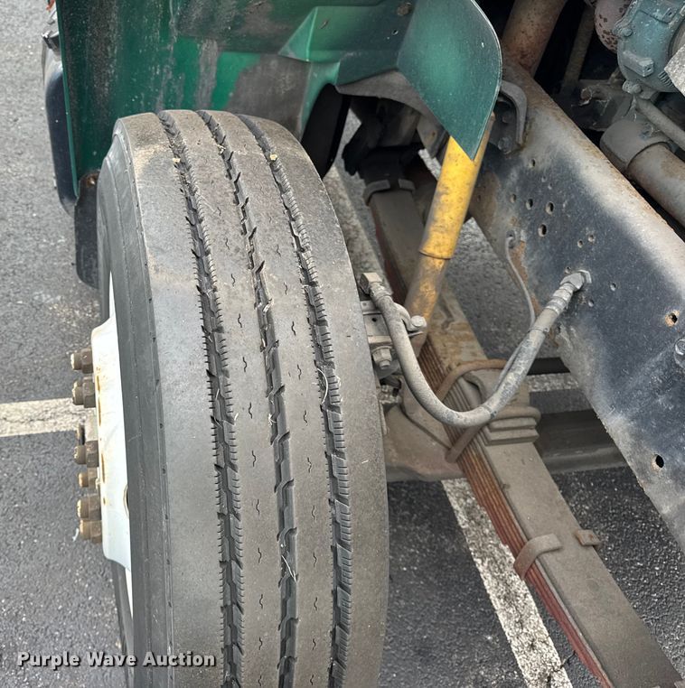 image for item EF2298 2002 International 4700 box truck