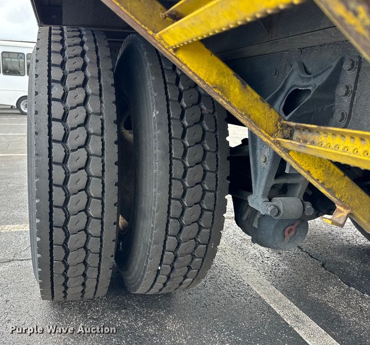 image for item EF2298 2002 International 4700 box truck