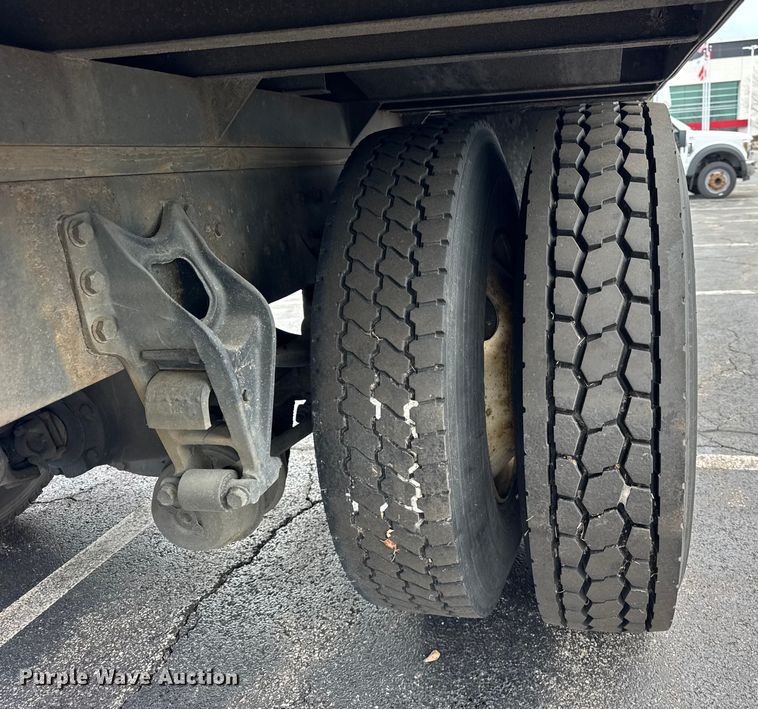 image for item EF2298 2002 International 4700 box truck