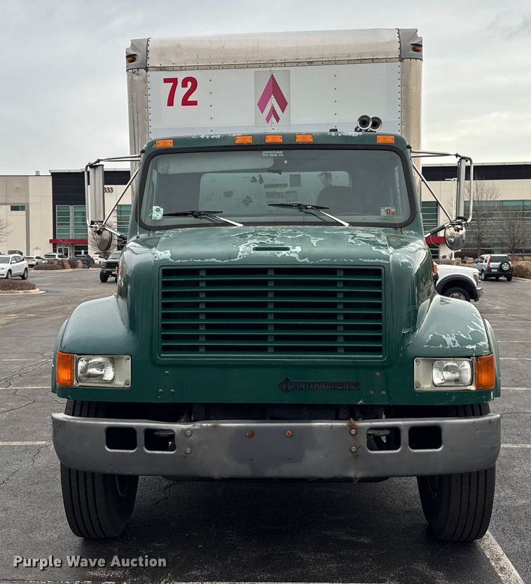 image for item EF2300 2002 International 4700 box truck