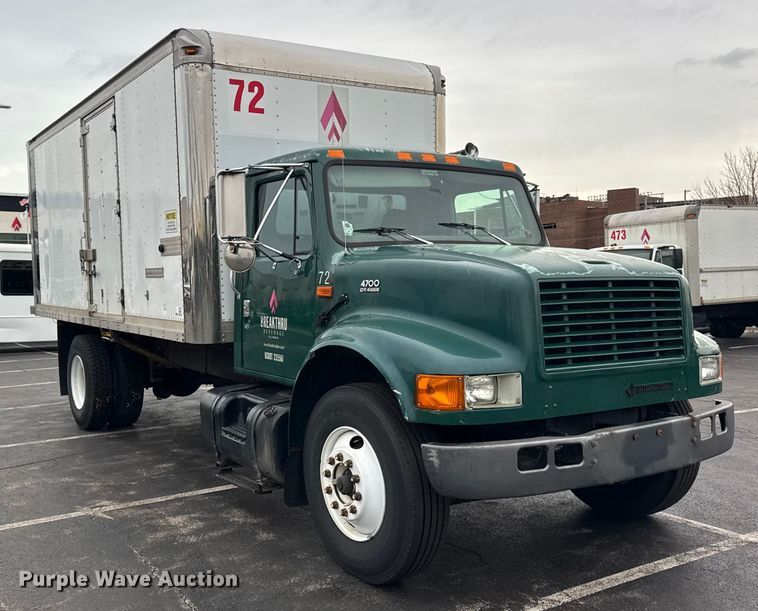 image for item EF2300 2002 International 4700 box truck