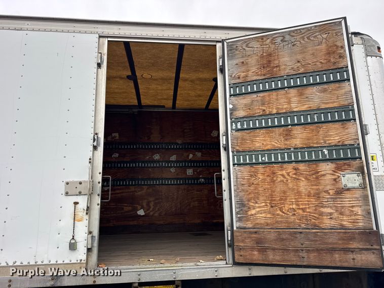 image for item EF2300 2002 International 4700 box truck