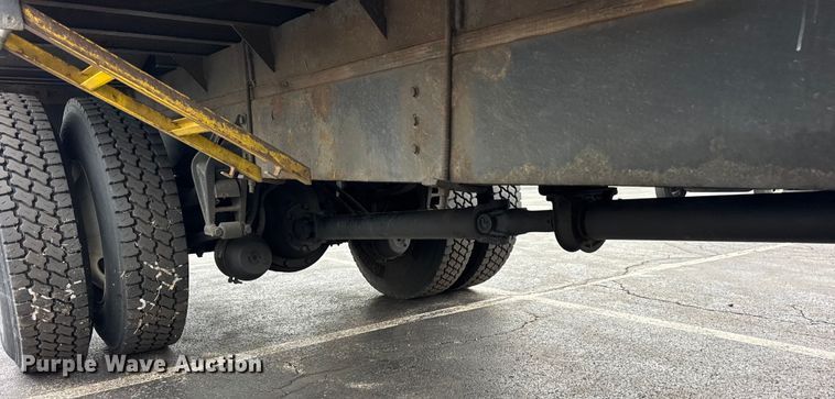 image for item EF2300 2002 International 4700 box truck