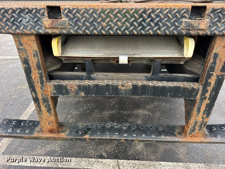 image for item EF2300 2002 International 4700 box truck