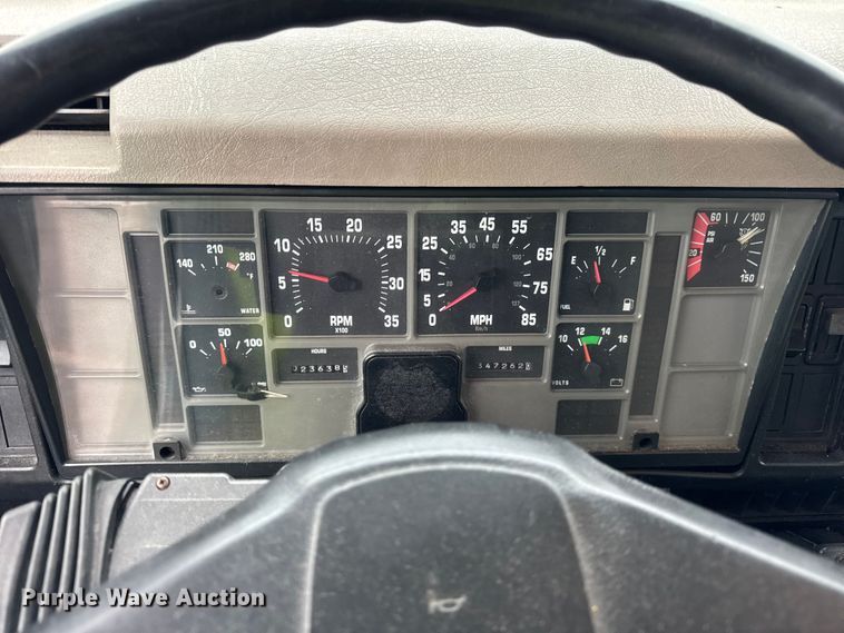 image for item EF2300 2002 International 4700 box truck