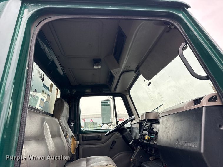 image for item EF2300 2002 International 4700 box truck