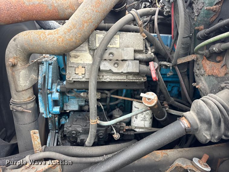 image for item EF2300 2002 International 4700 box truck