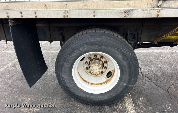 image for item EF2300 2002 International 4700 box truck