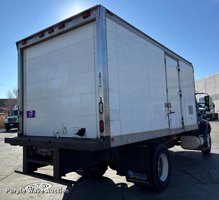 image for item EF2306 2006 International 4300 box truck