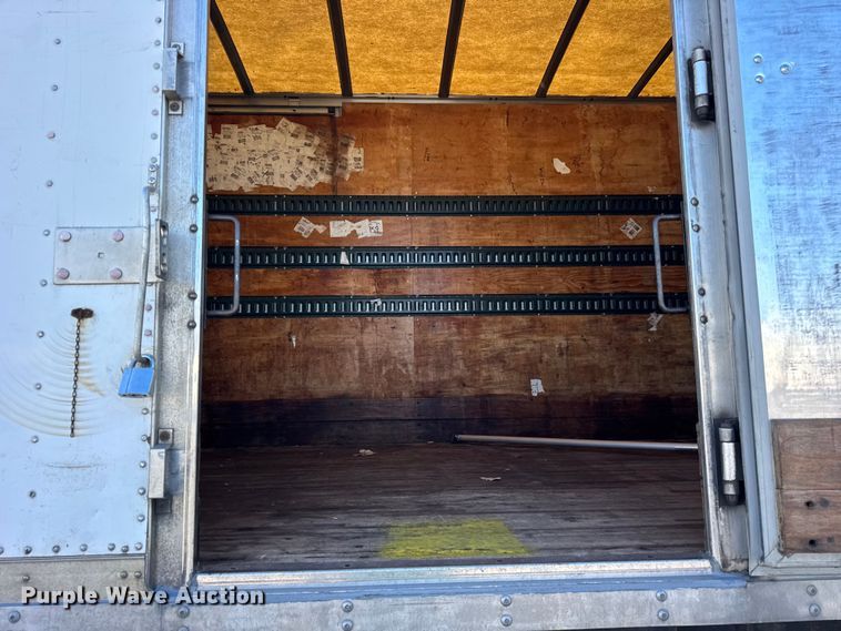 image for item EF2306 2006 International 4300 box truck