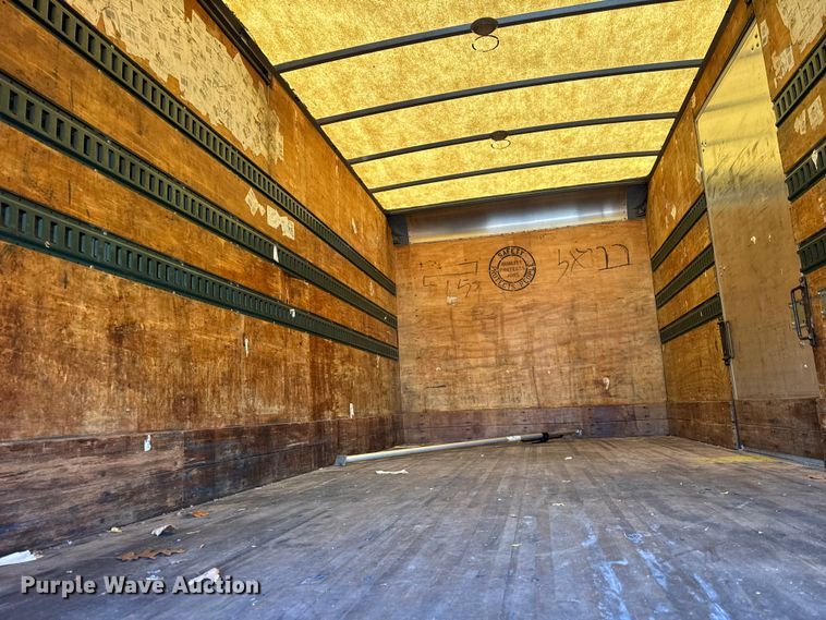 image for item EF2306 2006 International 4300 box truck