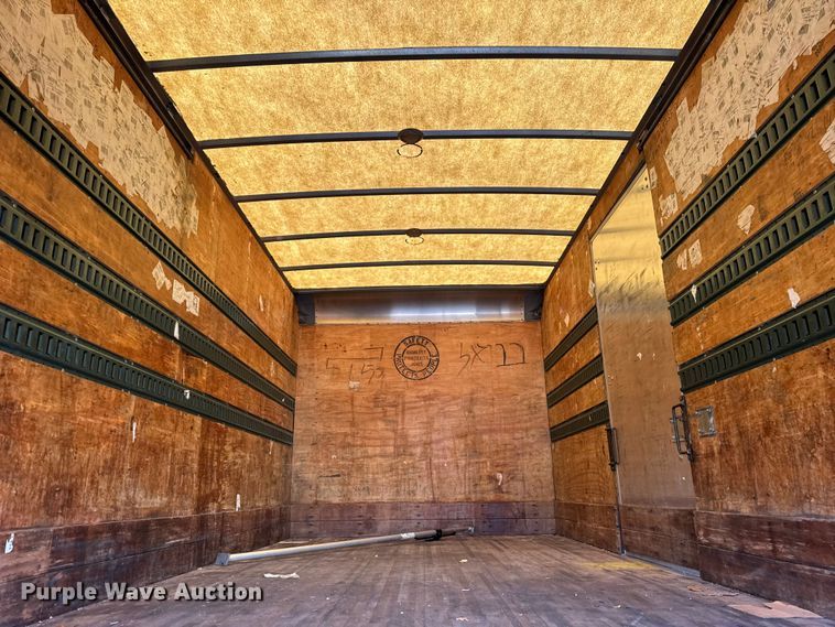 image for item EF2306 2006 International 4300 box truck