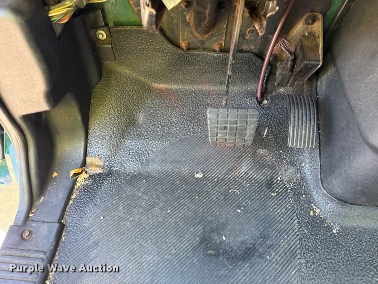 image for item EF2306 2006 International 4300 box truck