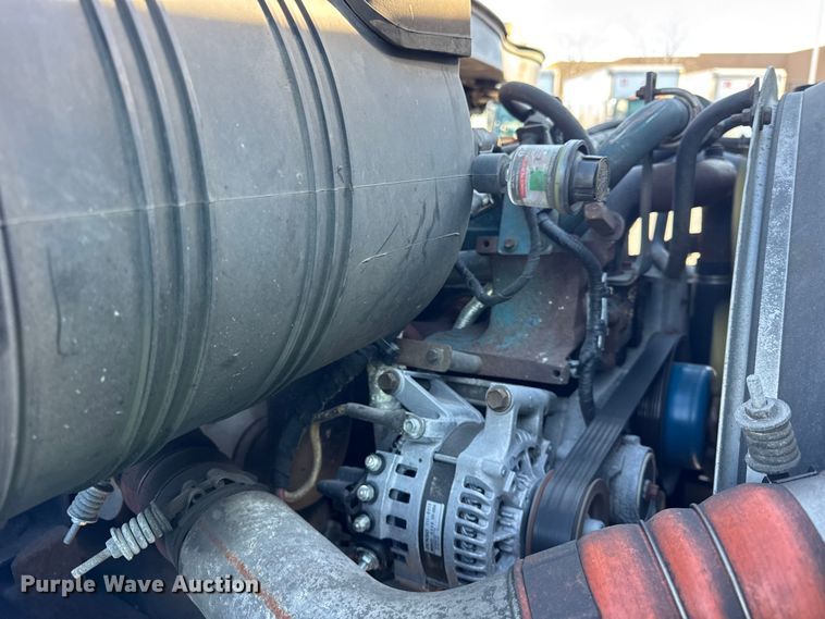 image for item EF2306 2006 International 4300 box truck