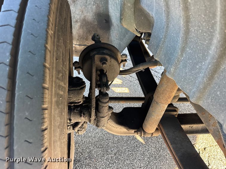 image for item EF2306 2006 International 4300 box truck