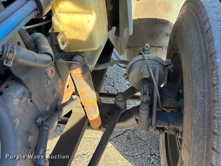 image for item EF2306 2006 International 4300 box truck