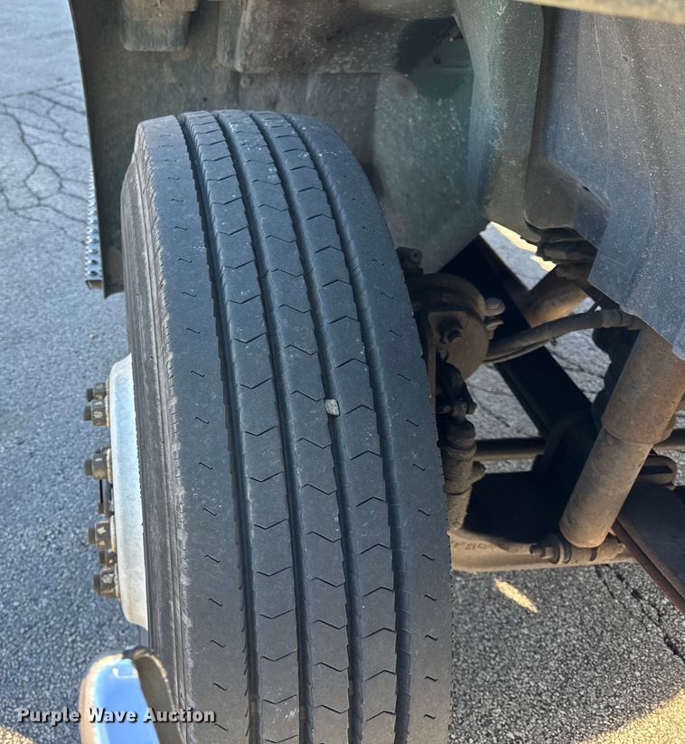 image for item EF2306 2006 International 4300 box truck