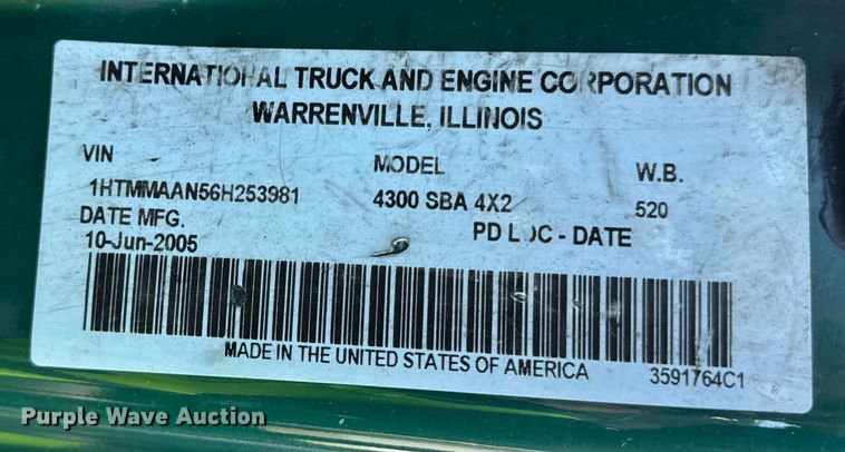 image for item EF2306 2006 International 4300 box truck