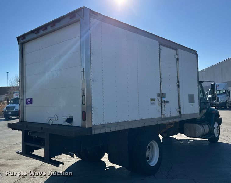 image for item EF2307 2006 International 4300 box truck