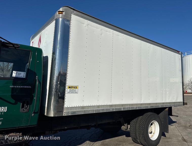image for item EF2307 2006 International 4300 box truck