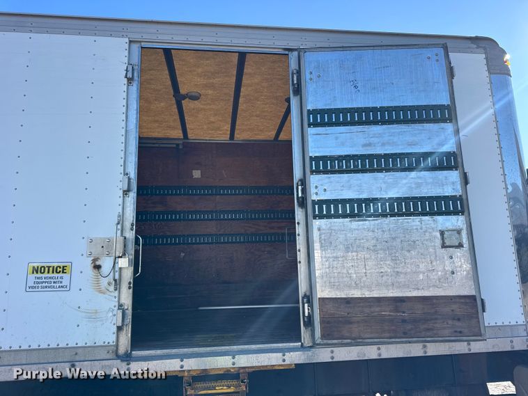 image for item EF2307 2006 International 4300 box truck