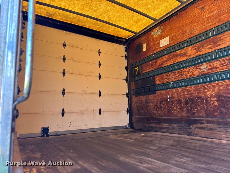 image for item EF2307 2006 International 4300 box truck