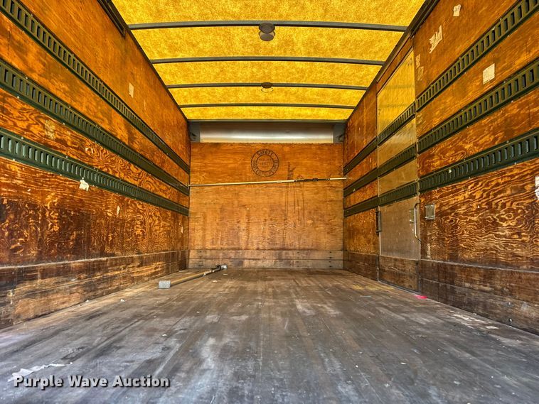 image for item EF2307 2006 International 4300 box truck