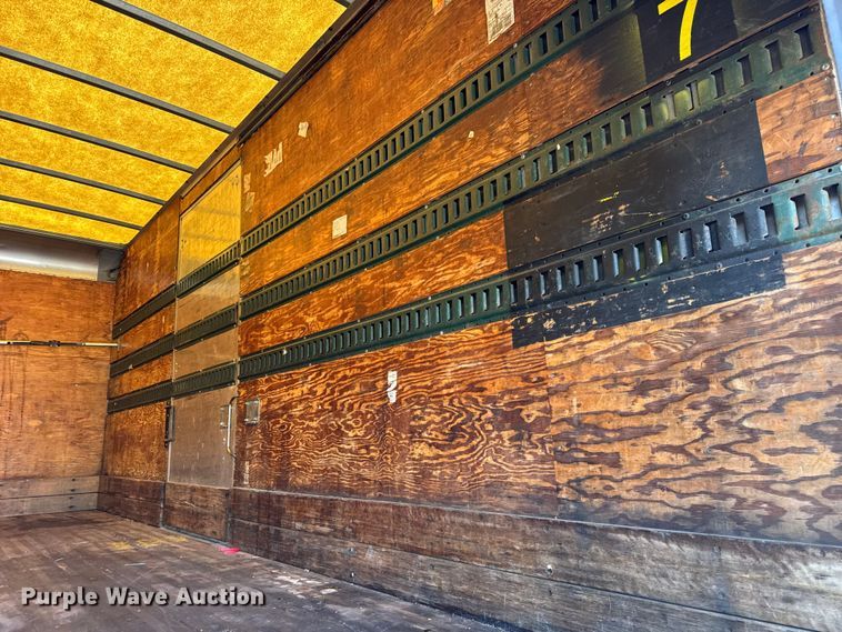 image for item EF2307 2006 International 4300 box truck