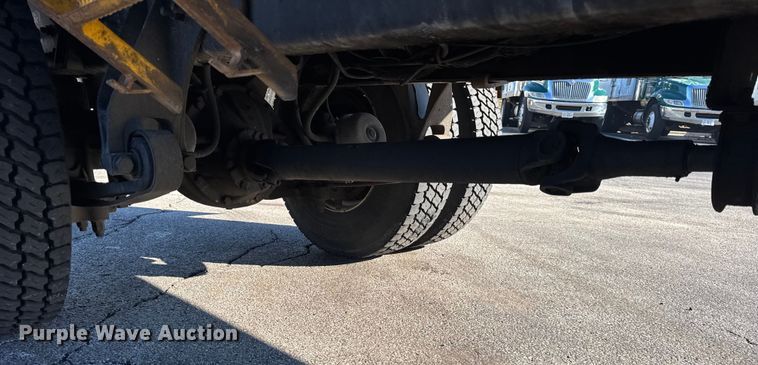 image for item EF2307 2006 International 4300 box truck