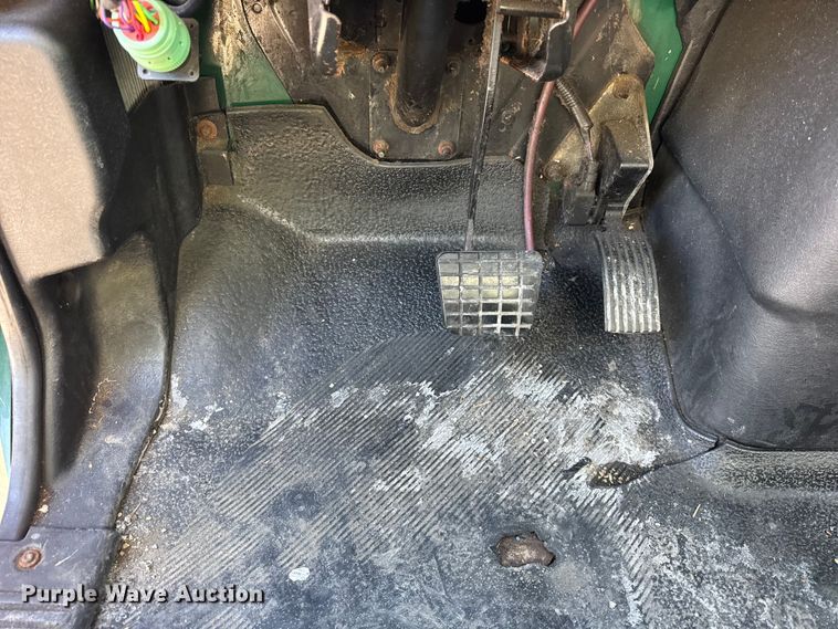 image for item EF2307 2006 International 4300 box truck