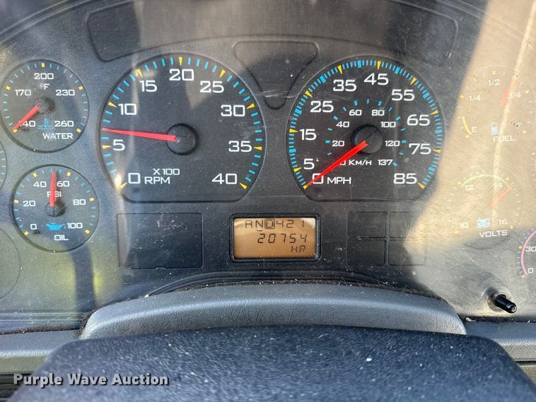 image for item EF2307 2006 International 4300 box truck