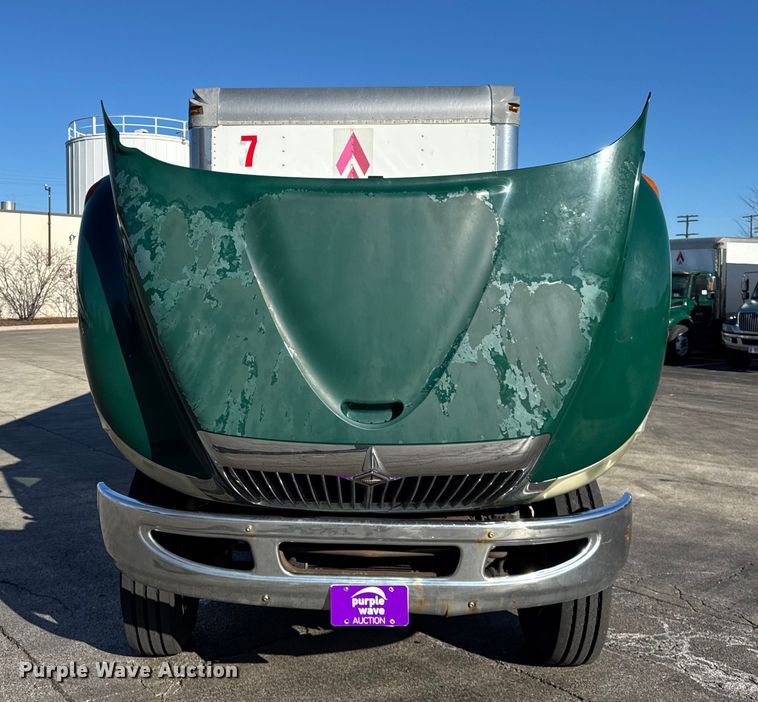 image for item EF2307 2006 International 4300 box truck