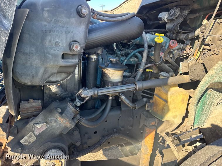 image for item EF2307 2006 International 4300 box truck